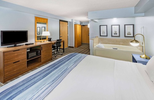 Sayre Hotel | AmericInn by Wyndham Sayre