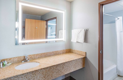 Sayre Hotel | AmericInn by Wyndham Sayre