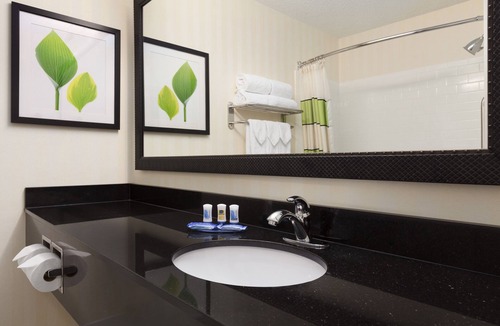 Southwest Topeka Hotel | AmericInn by Wyndham Topeka