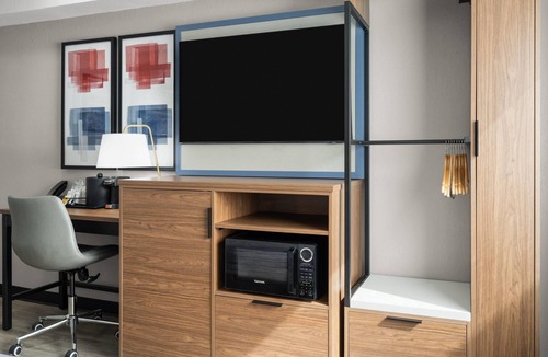 Urbana Hotel | AmericInn by Wyndham Urbana/Champaign University Area