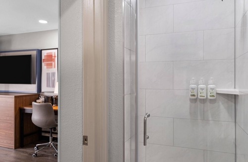 Urbana Hotel | AmericInn by Wyndham Urbana/Champaign University Area