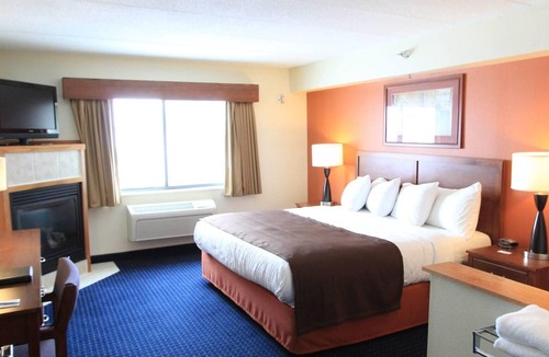 Cedar Rapids - Iowa City Hotel | AmericInn by Wyndham Cedar Rapids Airport