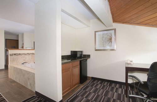 Mount Pleasant Hotel | AmericInn by Wyndham Mount Pleasant
