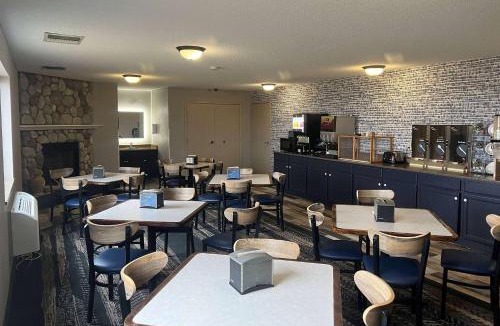 Viroqua Hotel | AmericInn by Wyndham Viroqua