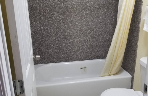 West Orange Hotel | AmeriStay Inn &Suites