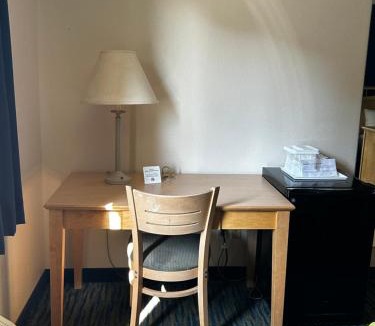 Waverly Hotel | Ameristay Inn & Suites
