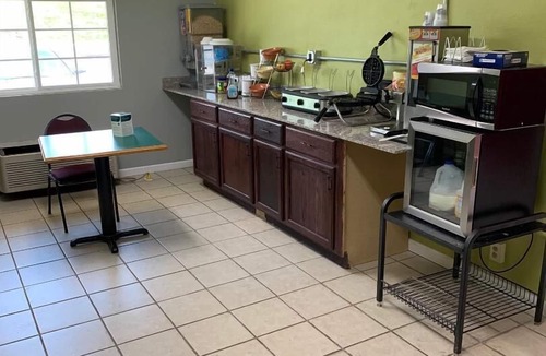 Gilbertsville Hotel | AmeriVu Inn & Suites - Gilbertsville