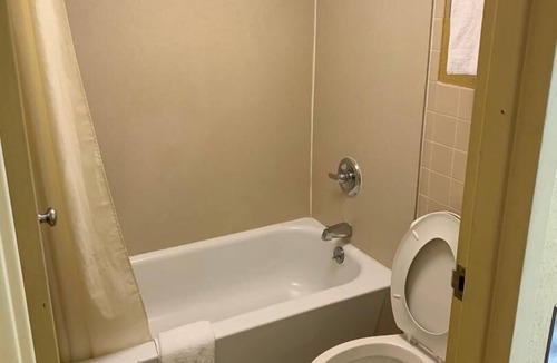 Gilbertsville Hotel | AmeriVu Inn & Suites - Gilbertsville