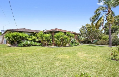 Callala Bay House | Amersham – great entertainment area and yard