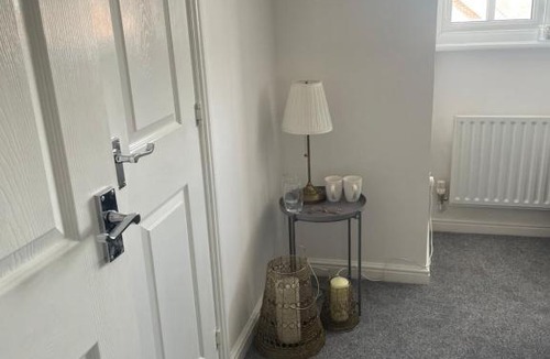 Amesbury House | Amesbury near Stonehenge