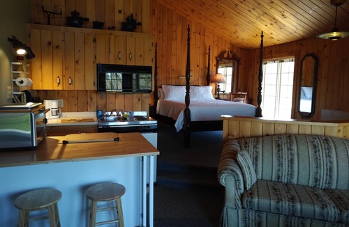 Lorneville Hotel | Amherst Shore Country Inn