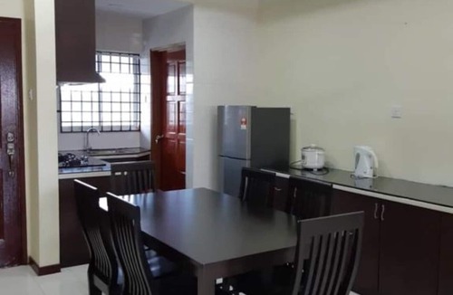 Tanjung Kling House | Amichevole Pantai Puteri homestay