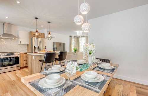Pine Hill Ski Chalet | Amira | Nature Retreat | Hiking