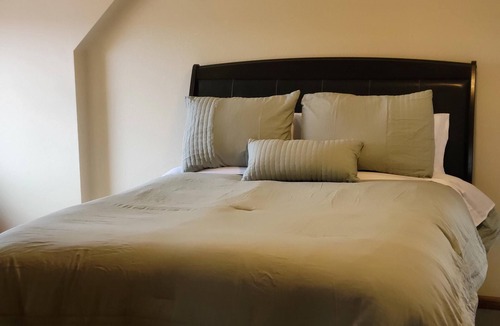 Medina Other | Amish Built 3-bed Farmhouse with high-end Modern upgrades. 5-min to Medina, NY.