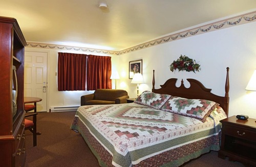 Bird In Hand Hotel | Amish Country Motel