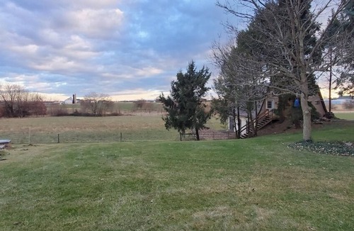 Witmer House | Amish View Manor - Hot tub w/Large Outdoor Lot