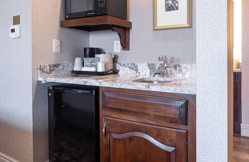 Ronks Hotel | AmishView Inn and Suites