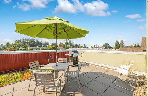 Amity Apartment | Amity Flats #5: Yamhill Flat