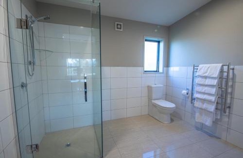 Stratford Hotel | Amity Motel