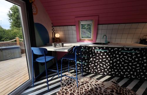 Wistow Apartment | Ammonite Glamping Pod & Hot Tub