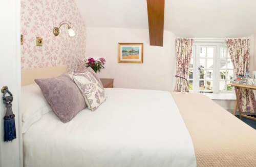 Chard House | Ammonite Lodge