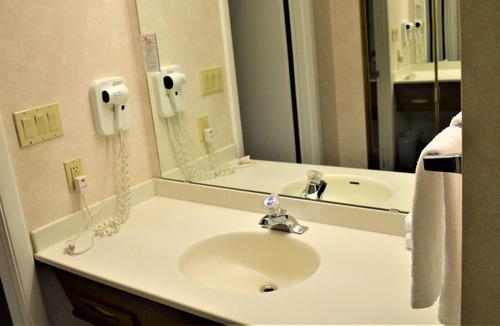 South Richland Apartment | Amon park Studios - Apartment with whirlpool