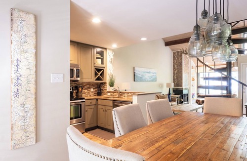Wintergreen Condo | Among the Trees: Trails+Tastings+Relaxation Hub