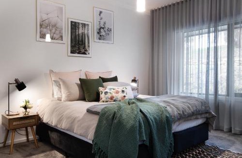 Hepburn House | Amore