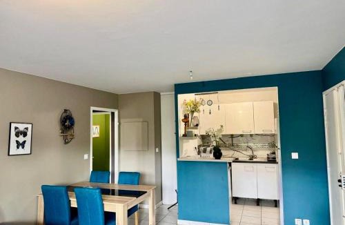 Vitry-sur-Seine Apartment | AMOUR PARIS -Orly 10min Bus -RER C Tram T9