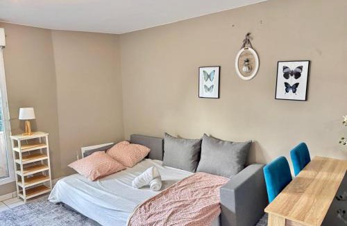 Vitry-sur-Seine Apartment | AMOUR PARIS -Orly 10min Bus -RER C Tram T9