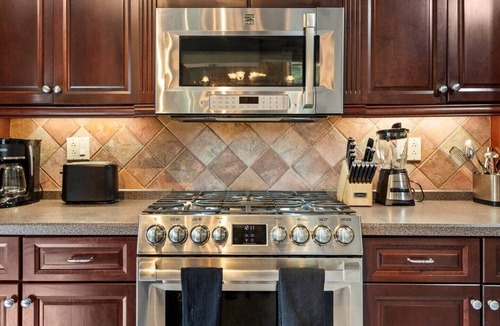 Lanesborough House | Ample 6BR 3BA w/HotTub Fire Pit Packed w/Games