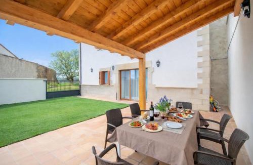Biurrun-Olcoz House | Amplia casa rural con barbacoa y jardín en Navarra