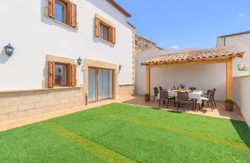 Biurrun-Olcoz House | Amplia casa rural con barbacoa y jardín en Navarra