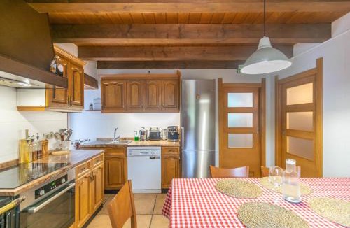 Erice Ski Chalet | Amplia casa rural ideal para familias y grupos