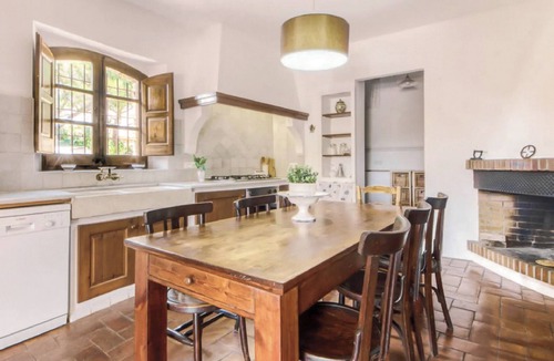 El Veinat de Dalt House | Amplia Vivienda con Gran Jardín Cerca de las Mejores Payas
