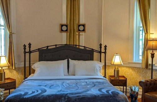 Amsterdam Hotel | Amsterdam Castle