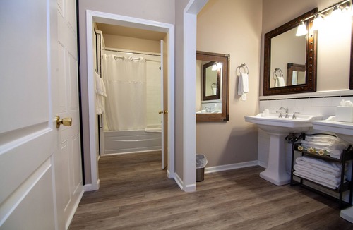 Amsterdam Hotel | Amsterdam Castle