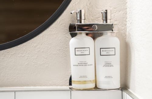 Lower Nob Hill Hostel | Amsterdam Hostel