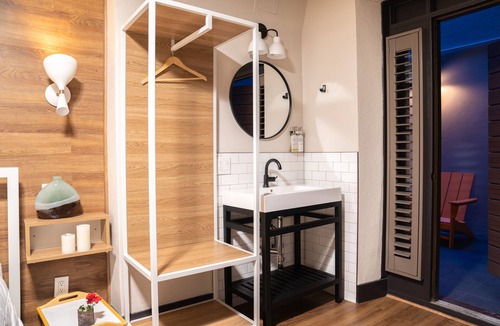 Lower Nob Hill Hostel | Amsterdam Hostel