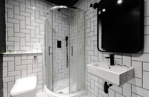 Earl's Court Hotel | Amsterdam Hotel