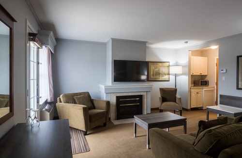 Moncton Hotel | Amsterdam Inn & Suites Moncton