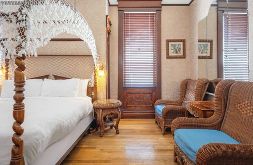 Historic Seaport House | Amsterdam's Curry Mansion Inn