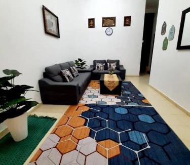 Sungai Baru Tengah House | AMZ HOMESTAY