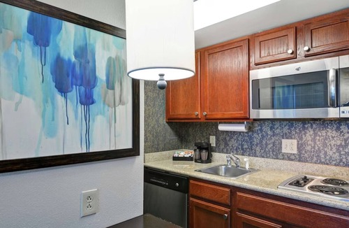 Lexington Hotel | An Accommodation for Family or Fur Parents | Free Breakfast and On-Site Parking