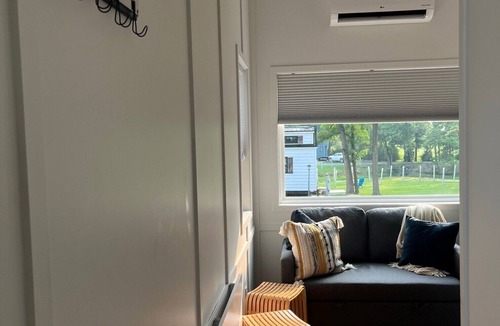 Elizabethtown House | An adorable tiny home perfect for your tiny getaway!