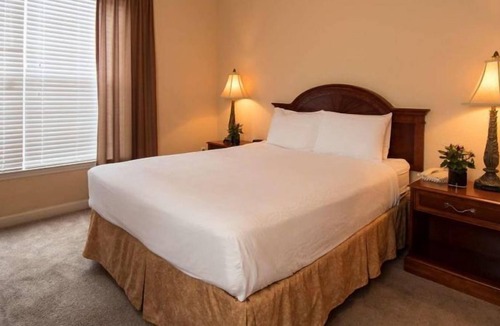 Four Corners Apartment | An Adventure Awaits! Free Parking, Pets Allowed, Kitchenette, Private Balcony