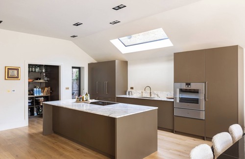 Brent House | An Airy Abode, by Veeve