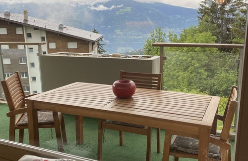 Randogne Apartment | An Alpine getaway in a cosy cocoon