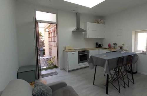 Lion-sur-Mer Apartment | An apartment with your feet in the sand