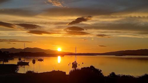 Connel House | An Cala